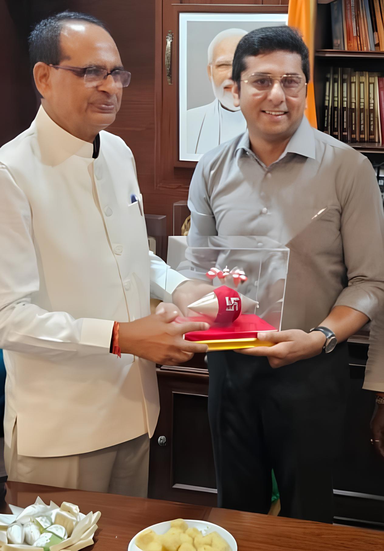 dr zeeshan with shivraj singh chauhan